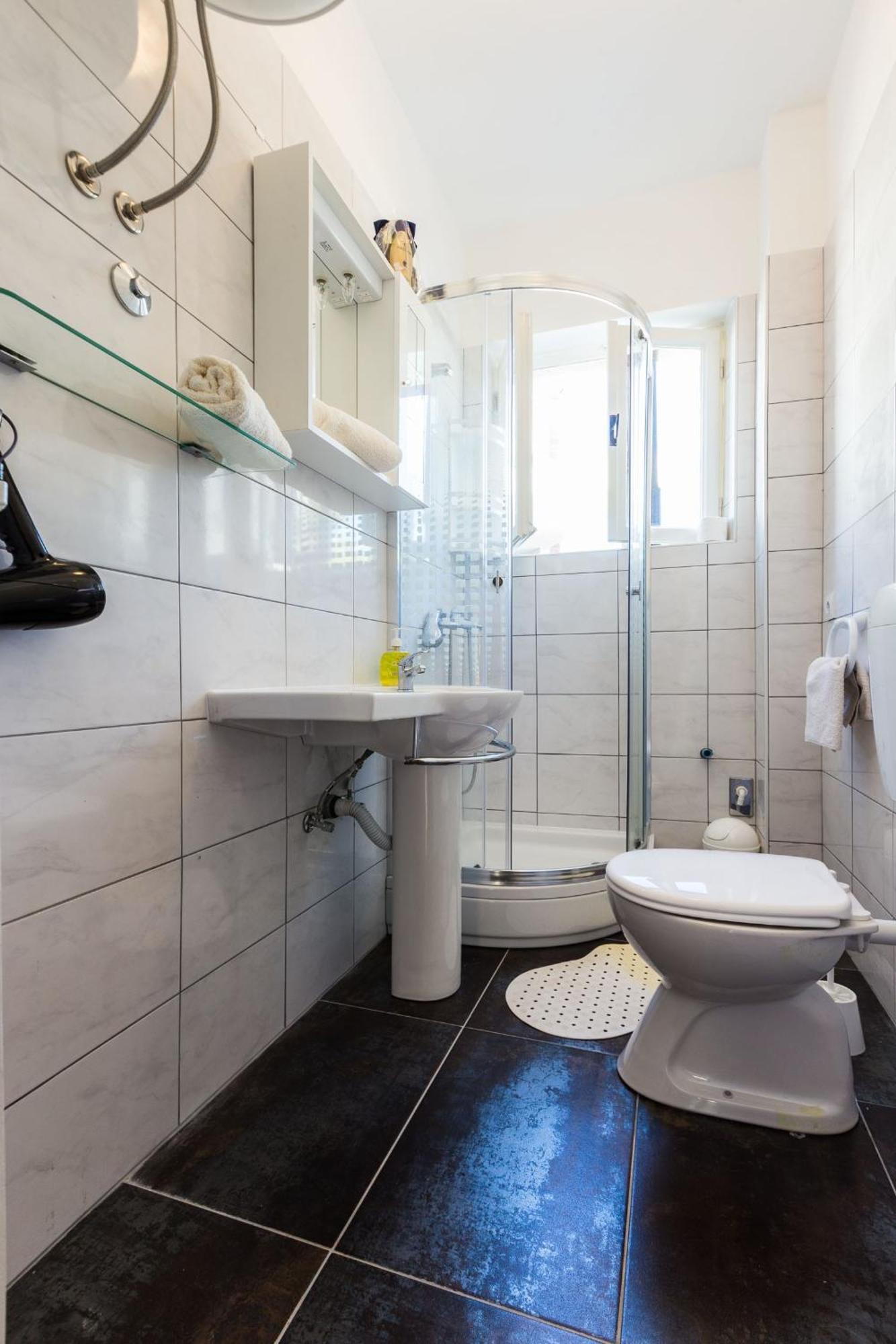 & Hosana Apartma *