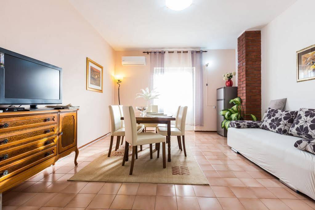 & Hosana Apartma *