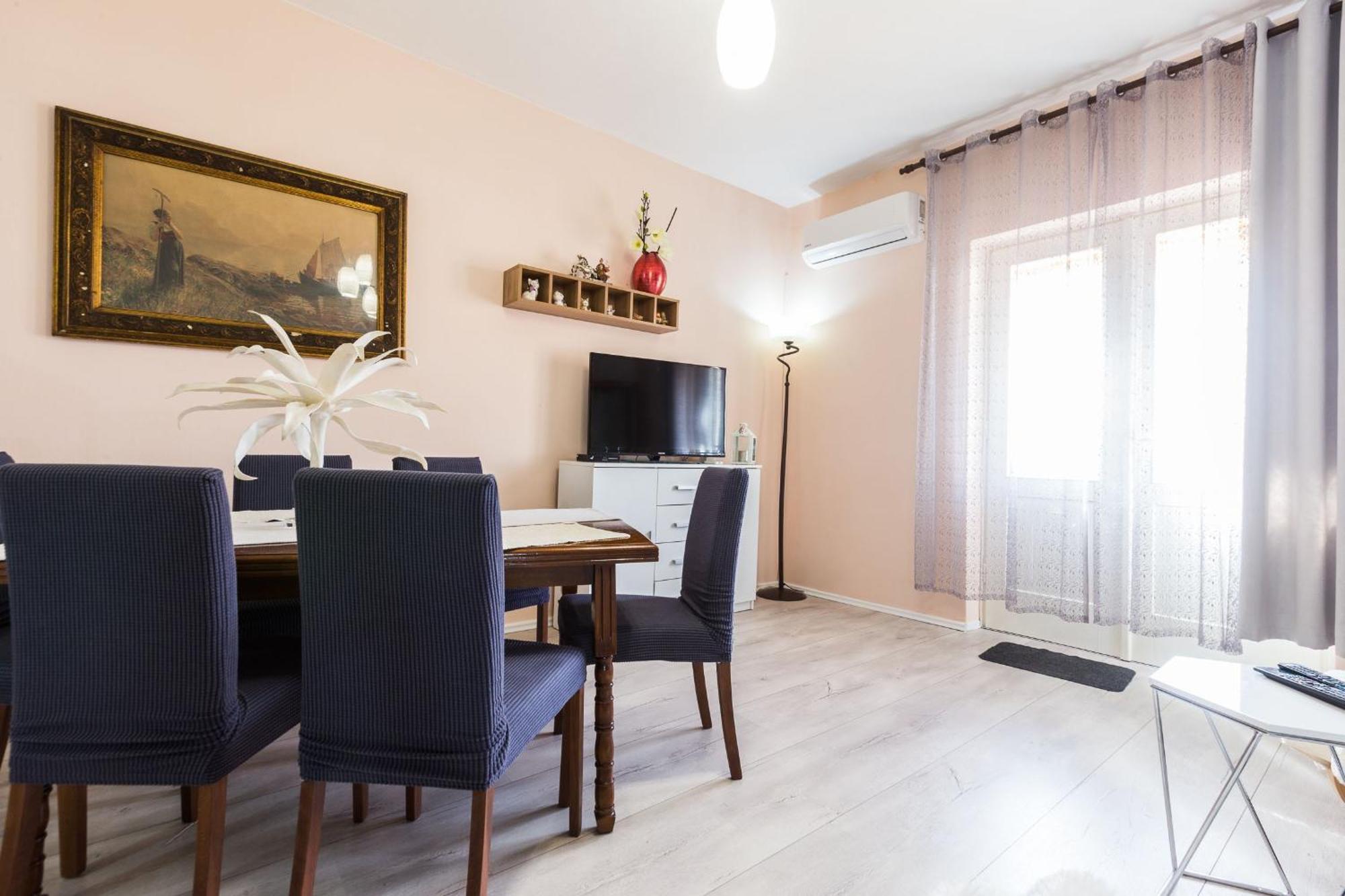 & Hosana Apartment *