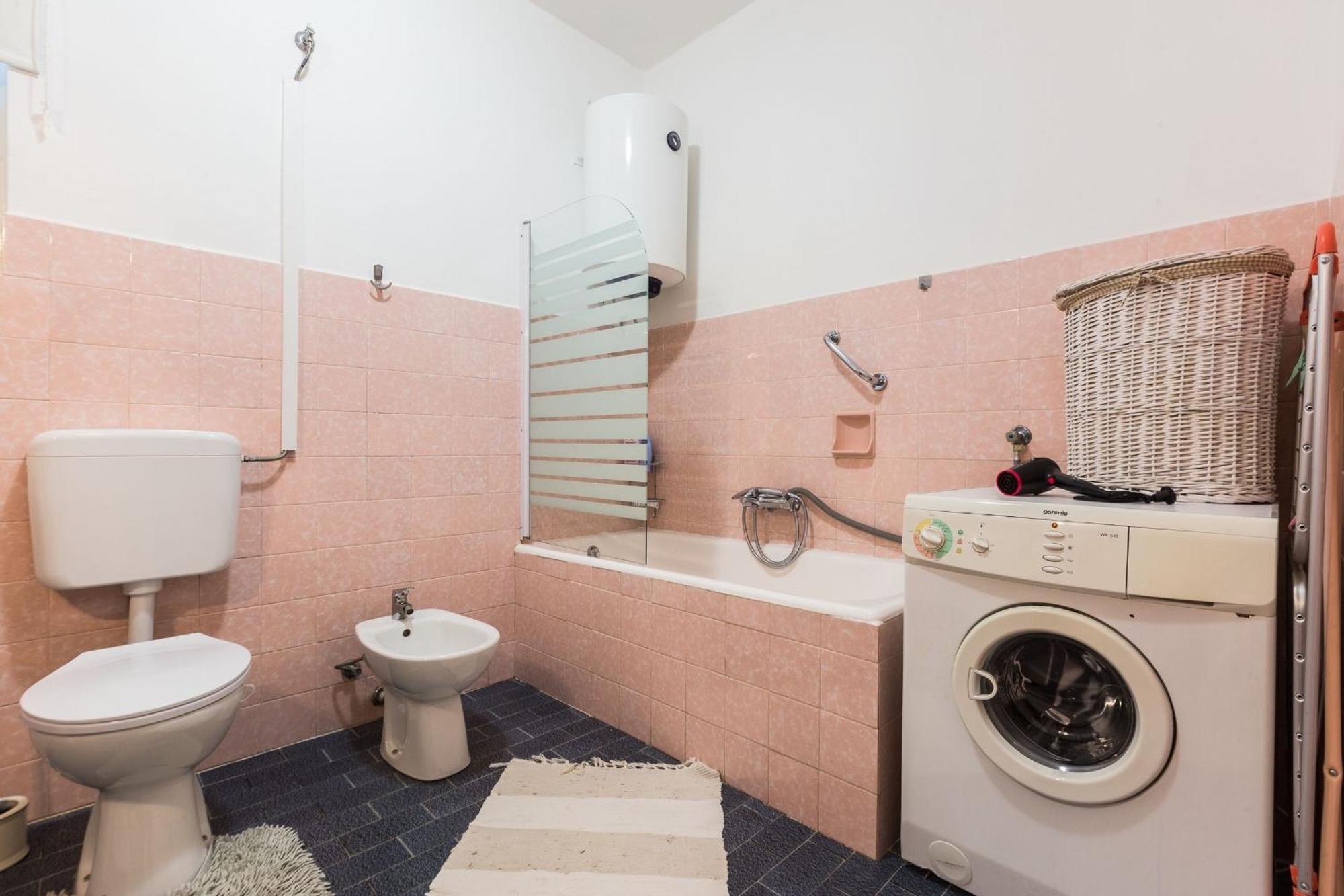 & Hosana Apartment *